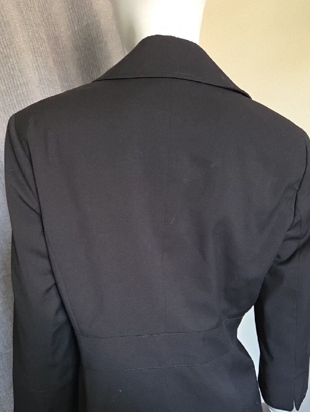 White House Black Market Black Ruffled Lapel 3/4 Sleeve Blazer - Picture 6 of 12